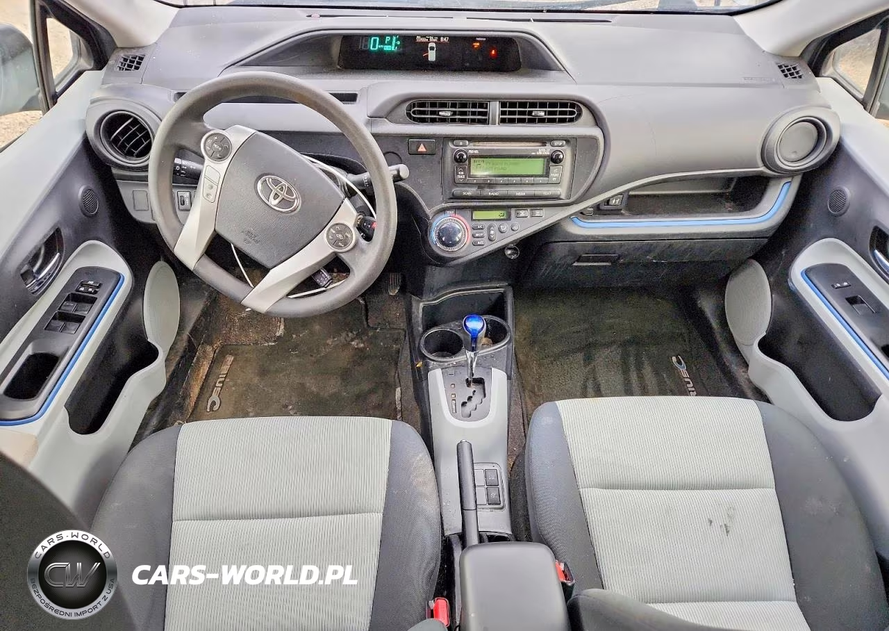 2013 Toyota Prius C Two VIN:JTDKDTB32D1543159 - 8