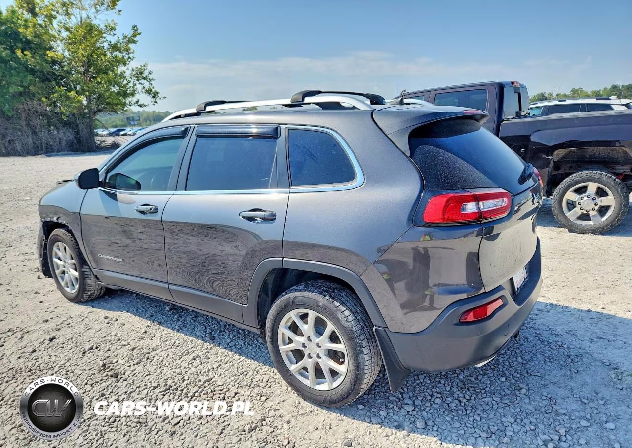 2017 Jeep Cherokee Latitude VIN:1C4PJLCS3HW613555 - 2