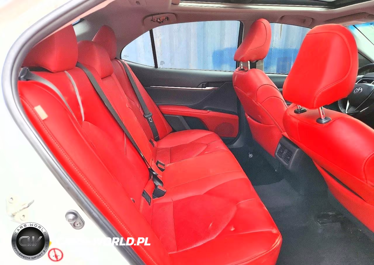 2018 Toyota Camry Xse VIN:4T1B61HK0JU062670 - 10