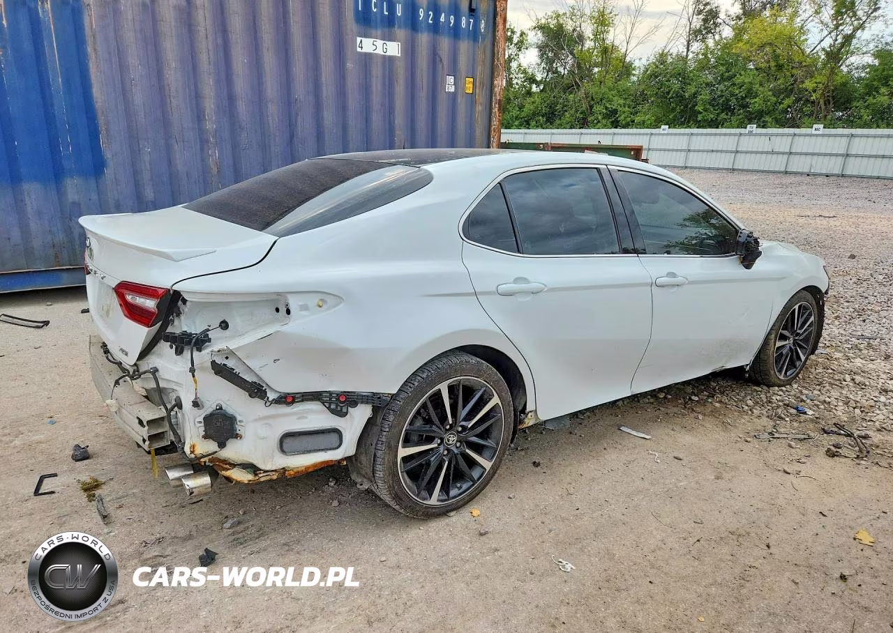 2018 Toyota Camry Xse VIN:4T1B61HK0JU062670 - 3