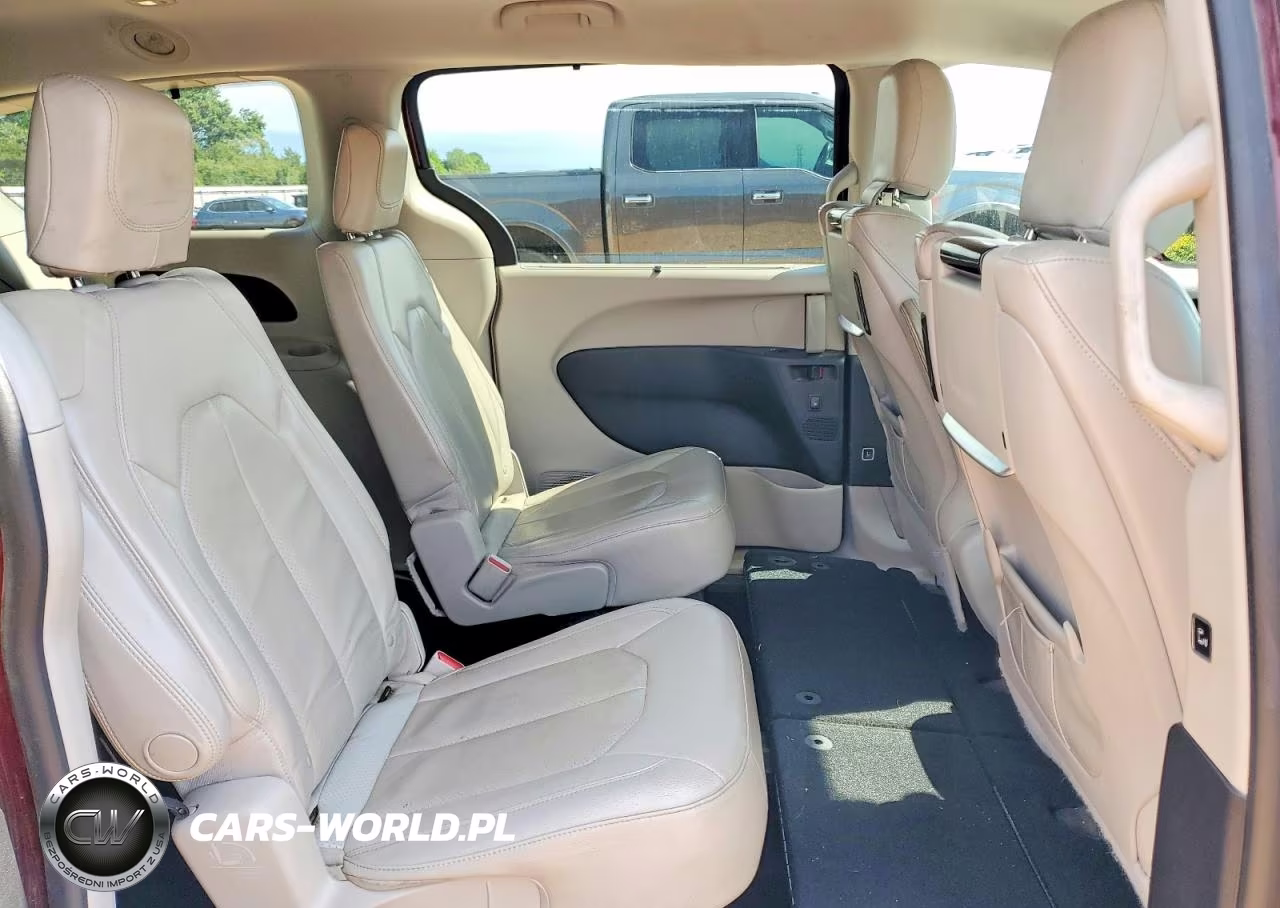 2017 Chrysler Pacifica Touring L Plus VIN:2C4RC1EGXHR538135 - 11