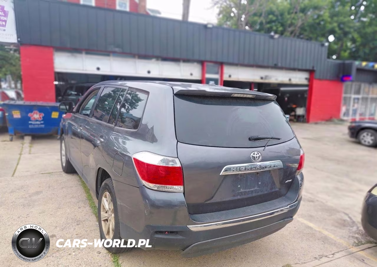 2012 Toyota Highlander Base VIN:5TDBK3EH4CS133719 - 3