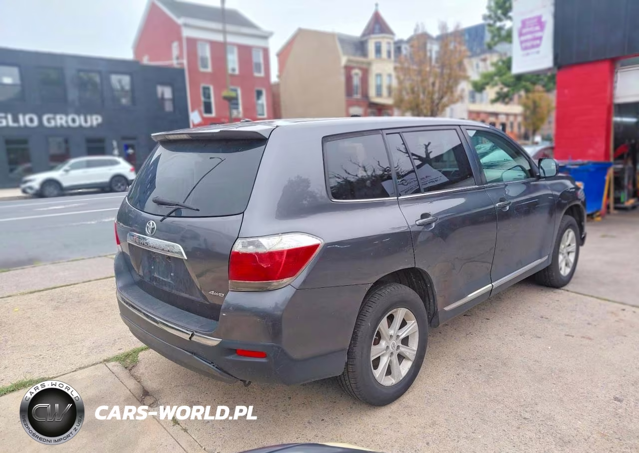 2012 Toyota Highlander Base VIN:5TDBK3EH4CS133719 - 4