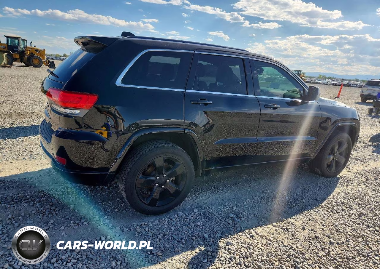 2015 Jeep Grand Cherokee Laredo VIN:1C4RJFAG5FC802988 - 3