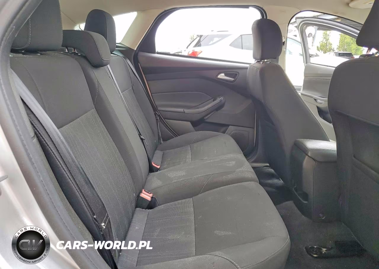2016 Ford Focus Se VIN:1FADP3K2XGL301709 - 10