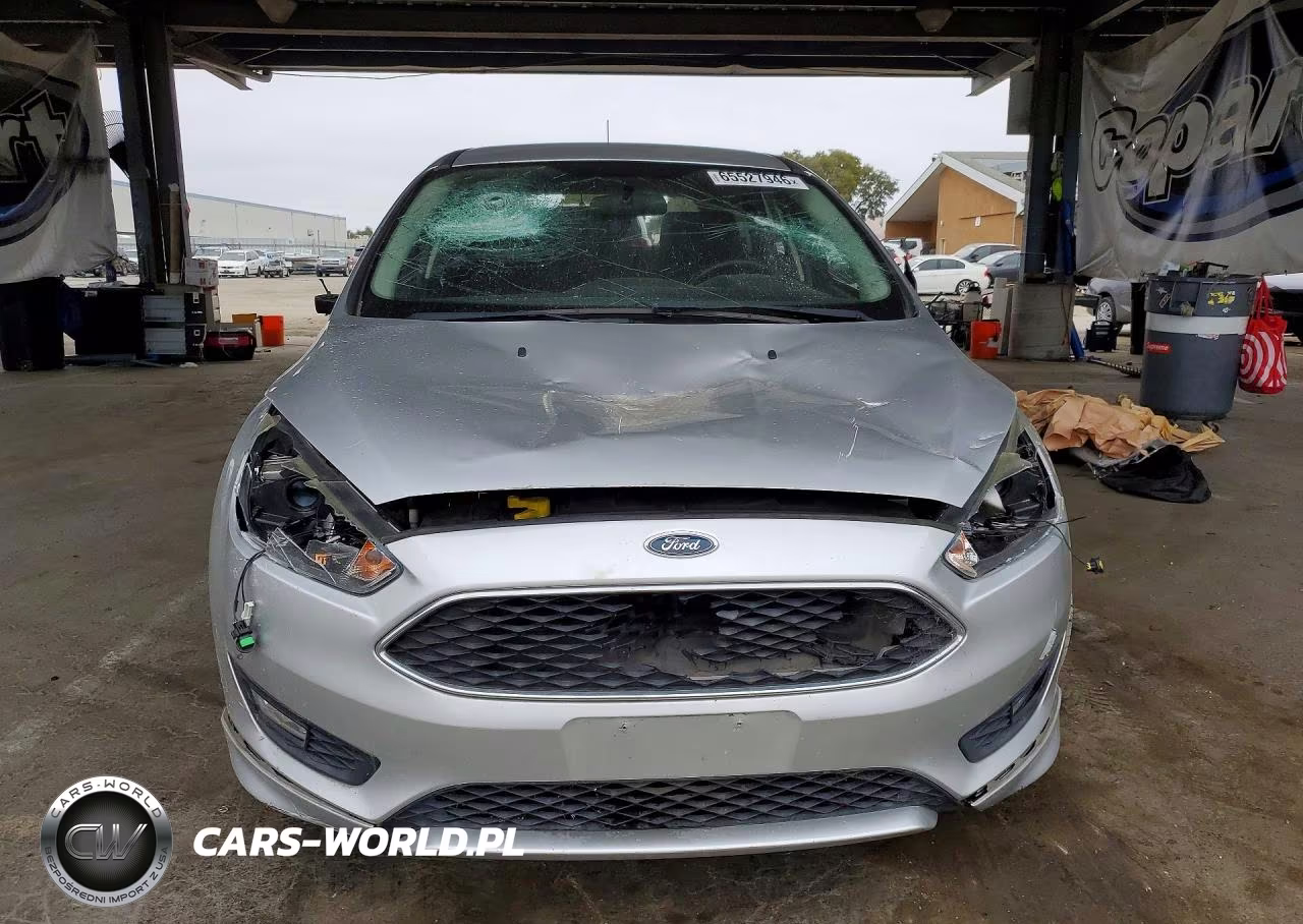 2016 Ford Focus Se VIN:1FADP3K2XGL301709 - 5