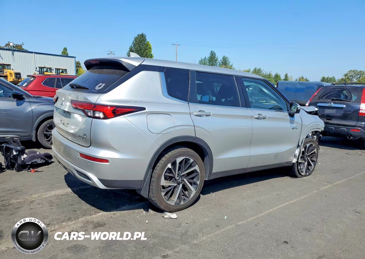 2023 Mitsubishi Outlander Se VIN:JA4T5UA95PZ028928 - 3