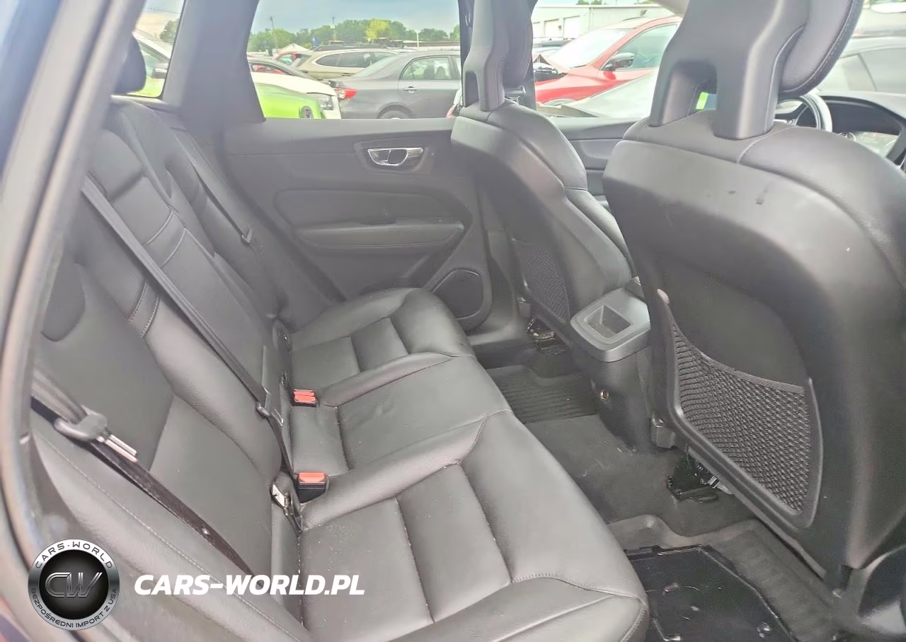 2018 Volvo Xc60 T5 Momentum VIN:YV4102RK0J1059966 - 11