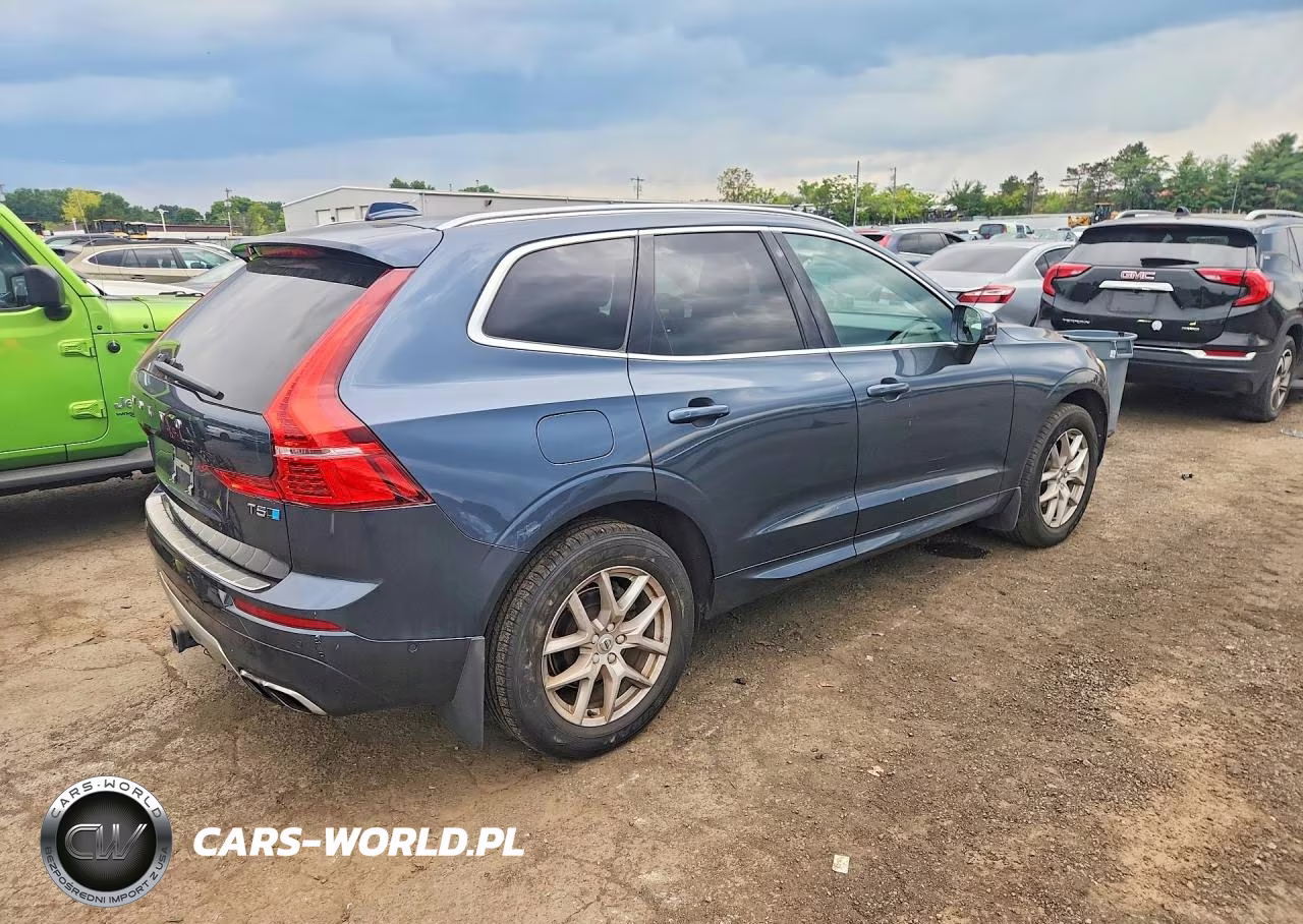 2018 Volvo Xc60 T5 Momentum VIN:YV4102RK0J1059966 - 3