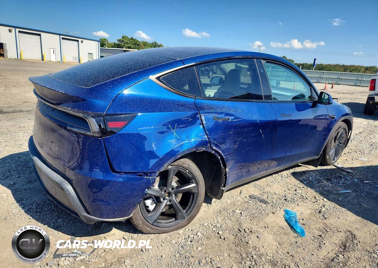 2026 Tesla Model Y VIN:7SAYGDED8TA469179 - 3