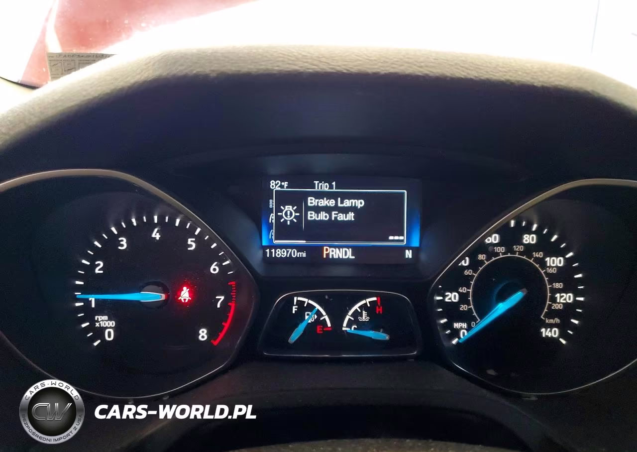 2018 Ford Focus Se VIN:1FADP3K24JL316956 - 9