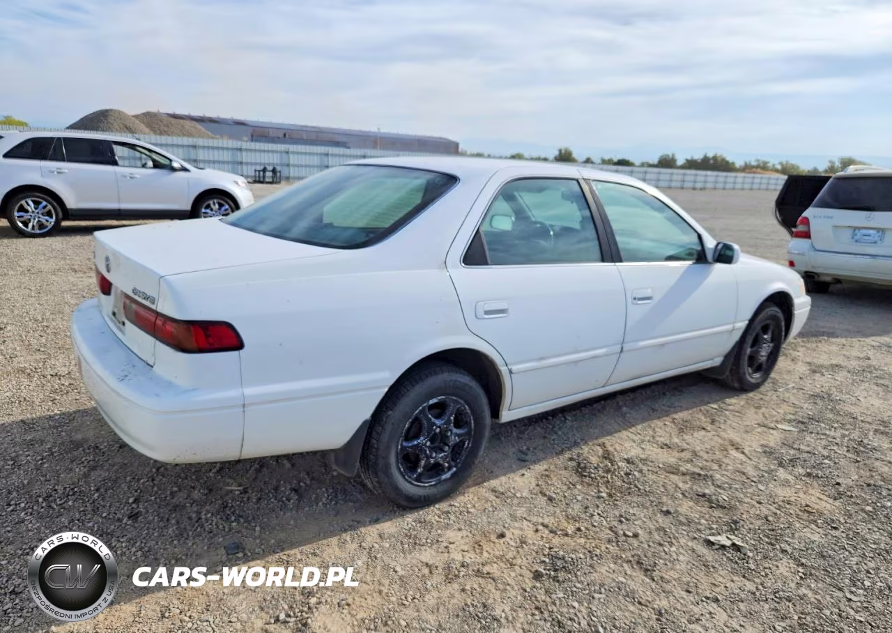 1998 Toyota Camry Xle VIN:JT2BG28KXW0181552 - 3