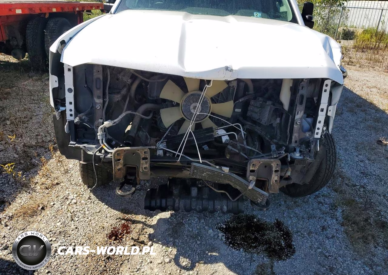 2018 Chevrolet Silverado Dump Truck VIN:1GB4KYCG4JF280785 - 12
