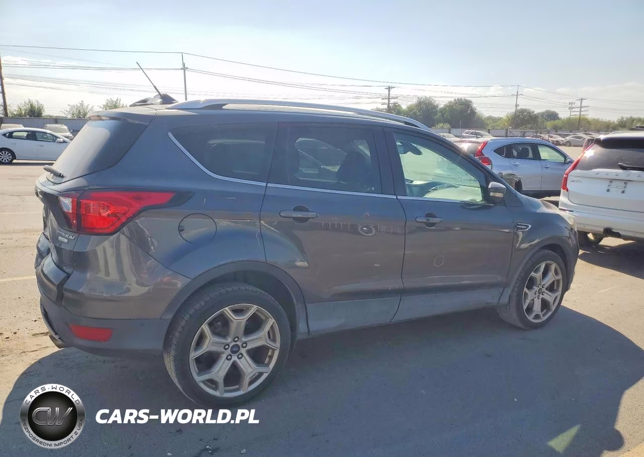 2019 Ford Escape Titanium VIN:1FMCU0J96KUC32253 - 3