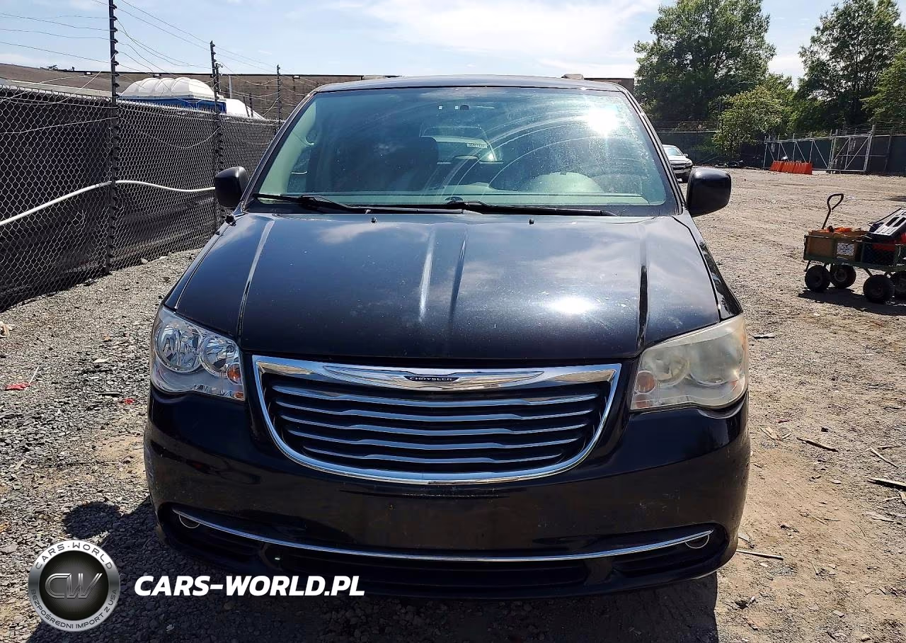 2016 Chrysler Town & Country Touring VIN:2C4RC1BG5GR247996 - 5