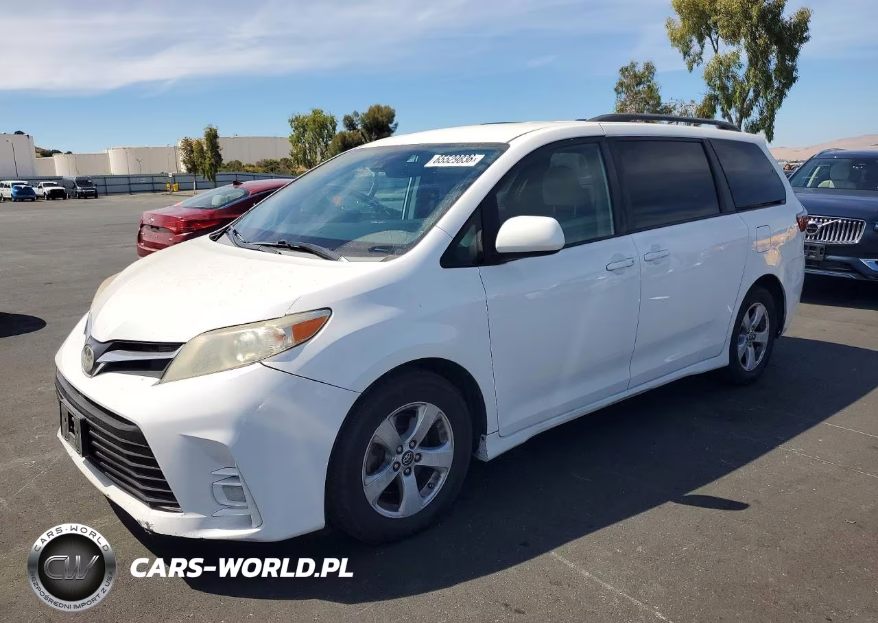 2019 Toyota Sienna Le