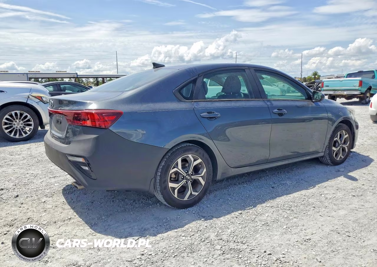 2020 Kia Forte Lxs VIN:3KPF24AD8LE202805 - 3