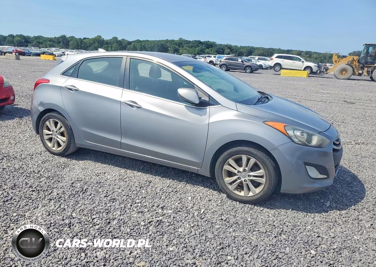2013 Hyundai Elantra Gt Base VIN:KMHD35LE3DU089389 - 4