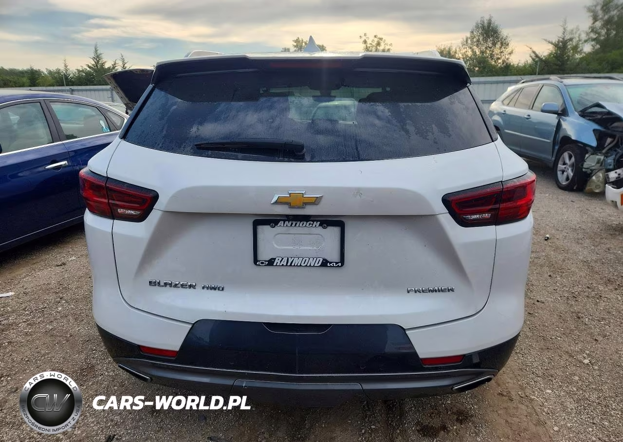 2024 Chevrolet Blazer Premier VIN:3GNKBLR46RS192418 - 6