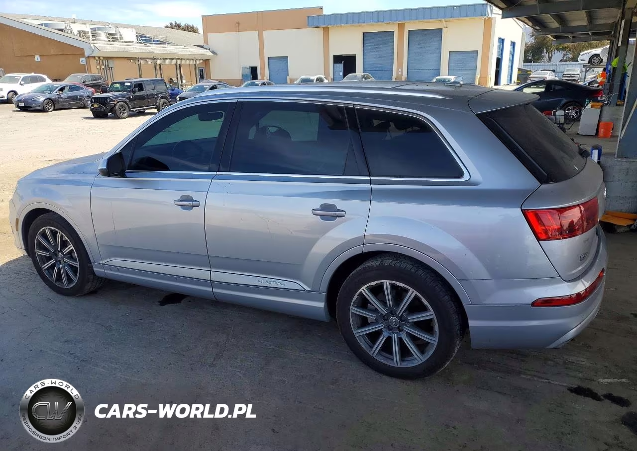 2017 Audi Q7 Prestige VIN:WA1VAAF73HD008489 - 2