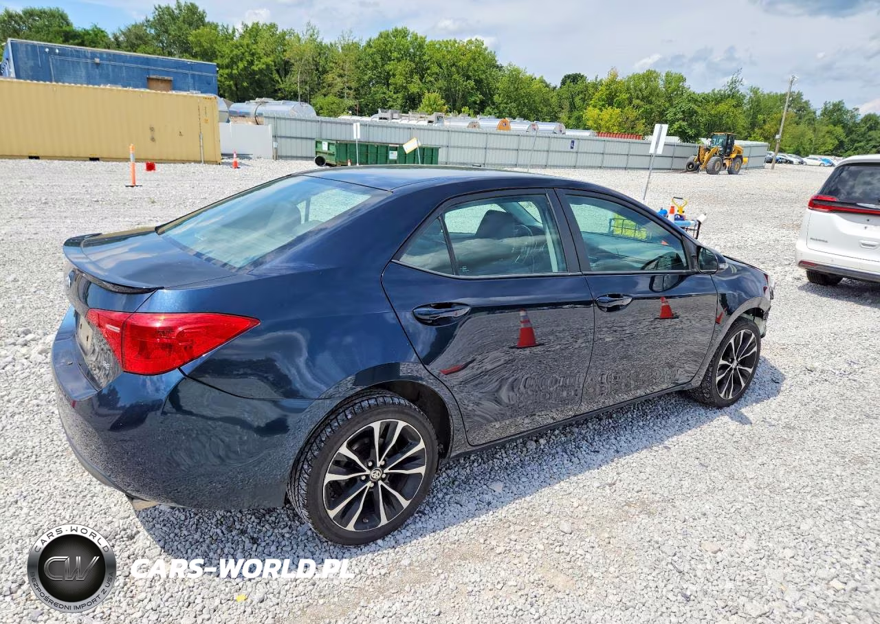 2017 Toyota Corolla Se VIN:2T1BURHE7HC818795 - 3