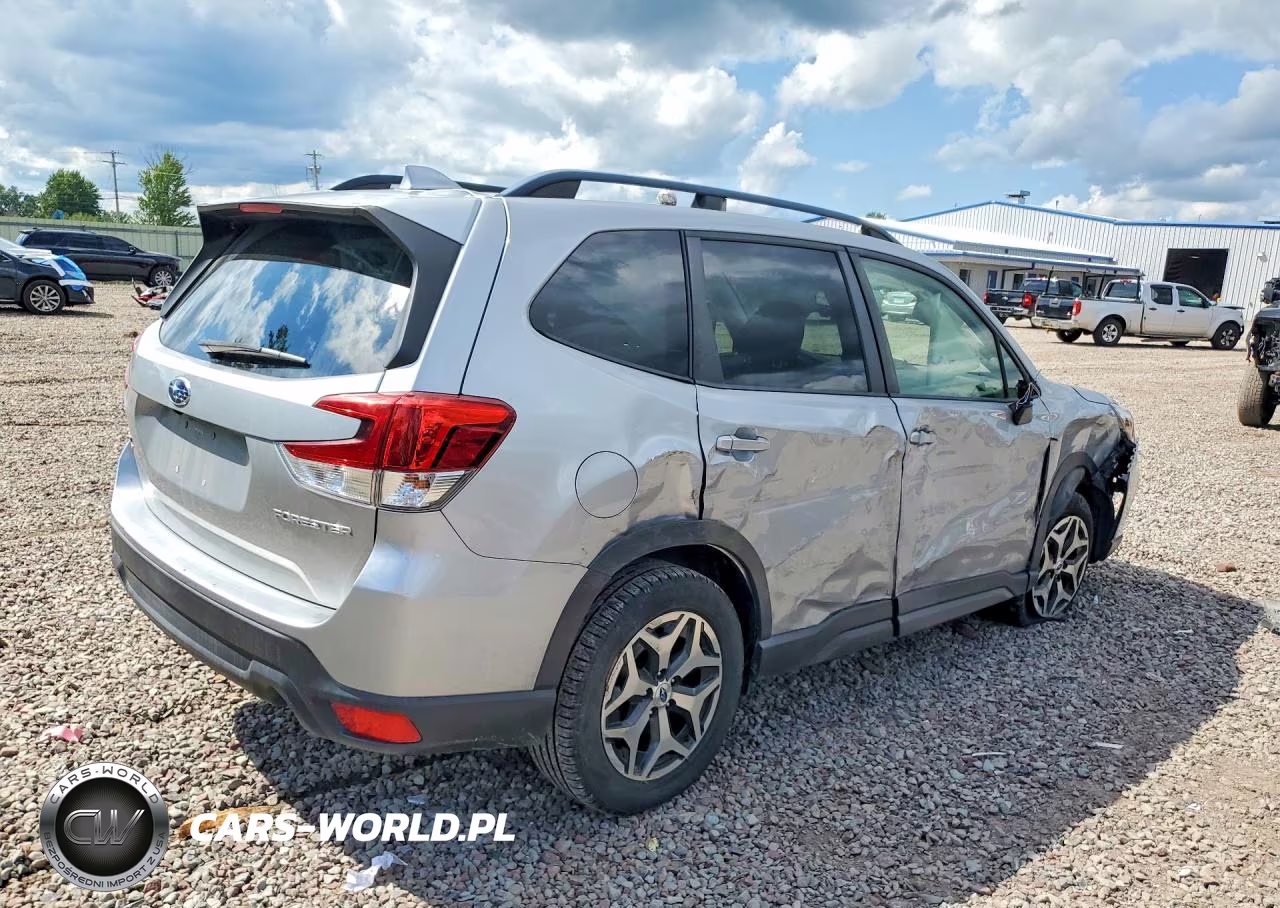2019 Subaru Forester Premium VIN:JF2SKAEC5KH410259 - 3