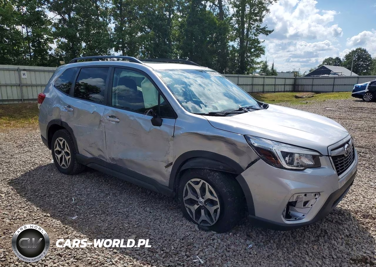 2019 Subaru Forester Premium VIN:JF2SKAEC5KH410259 - 4