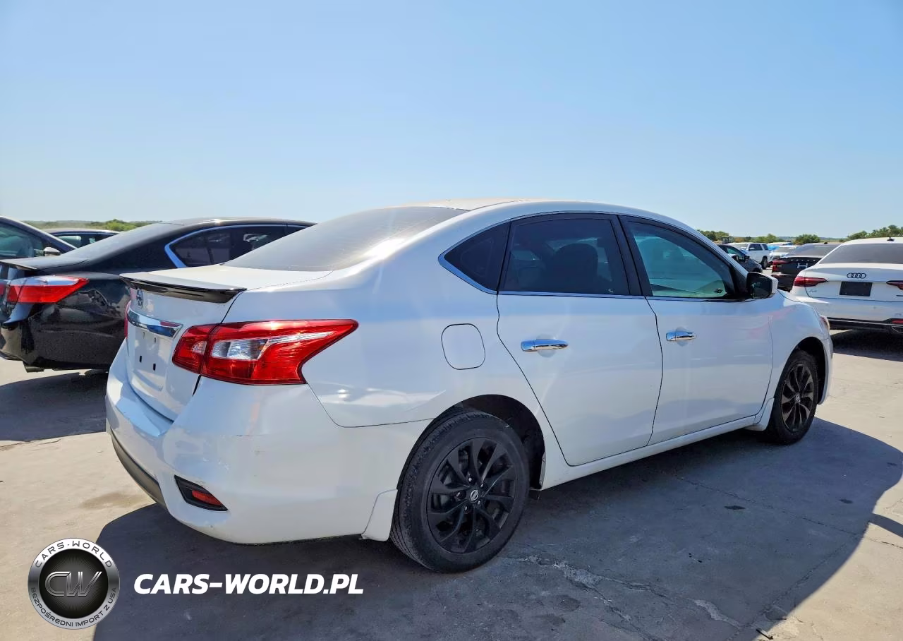 2018 Nissan Sentra S VIN:3N1AB7AP7JY325192 - 3