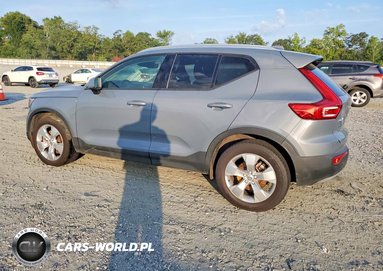 2021 Volvo Xc40 T5 Momentum VIN:YV4162UK9M2601196 - 2