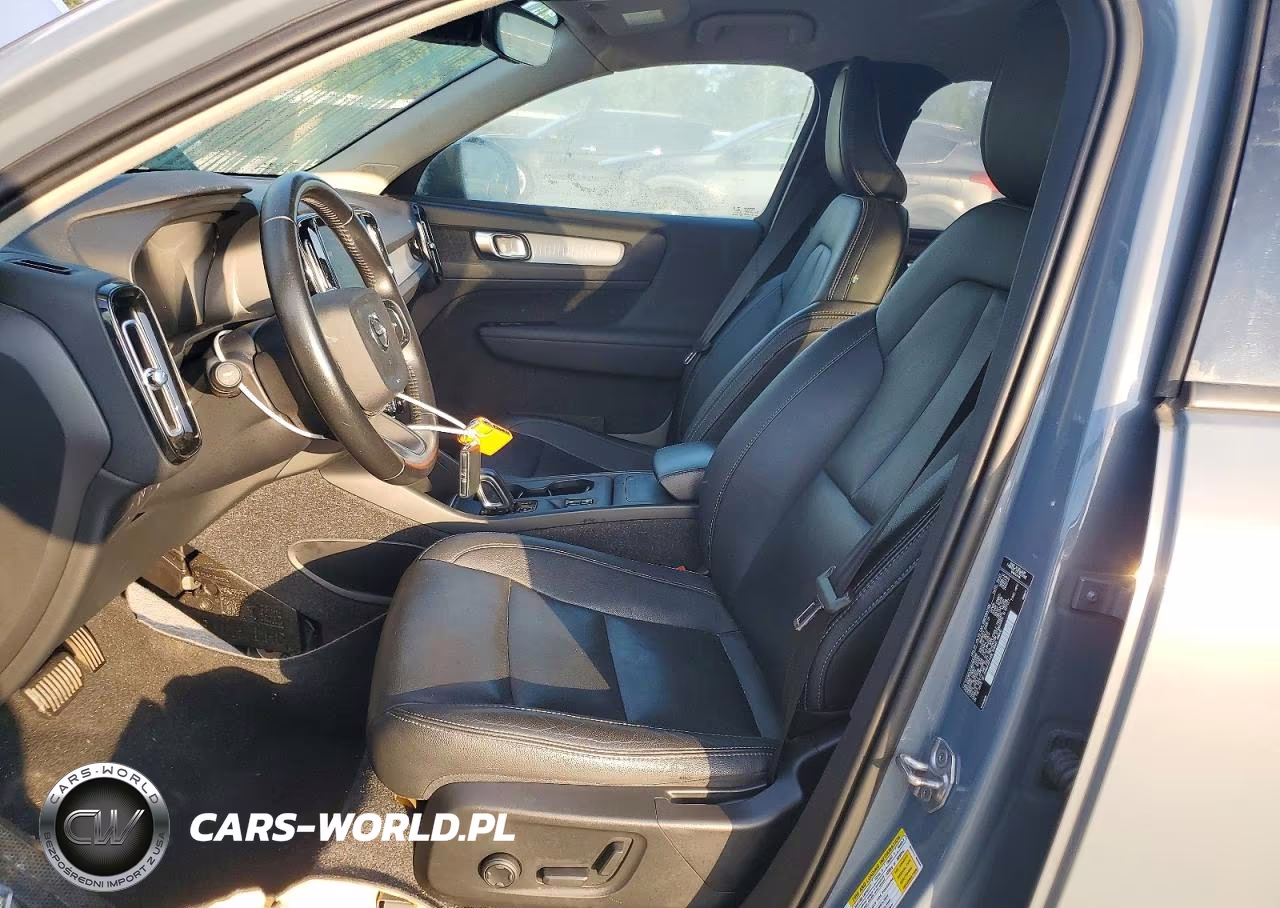 2021 Volvo Xc40 T5 Momentum VIN:YV4162UK9M2601196 - 7