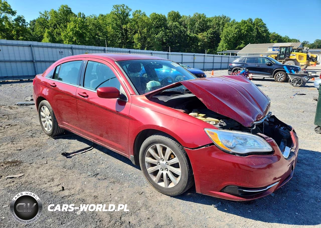 2014 Chrysler 200 Touring VIN:1C3CCBBB1EN150440 - 4