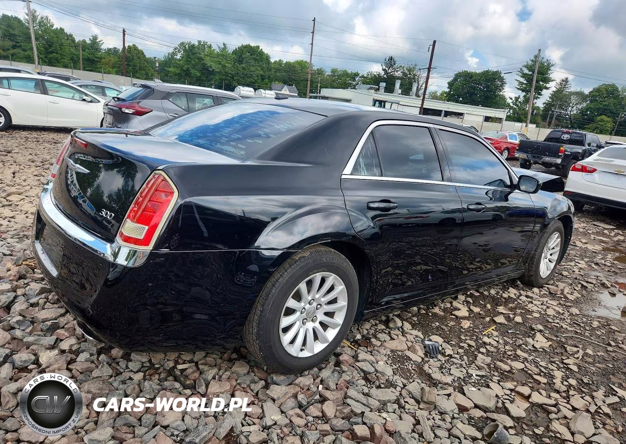 2013 Chrysler 300 VIN:2C3CCAAG9DH615271 - 3