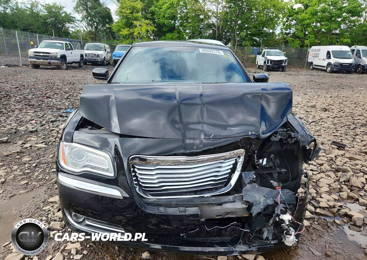 2013 Chrysler 300 VIN:2C3CCAAG9DH615271 - 5