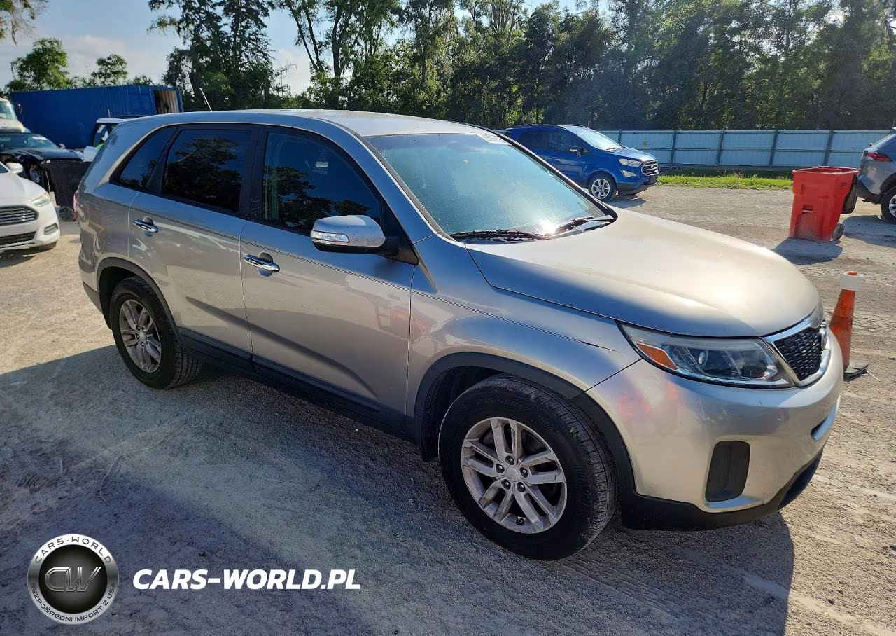 2014 Kia Sorento Lx VIN:5XYKT4A6XEG426287 - 4