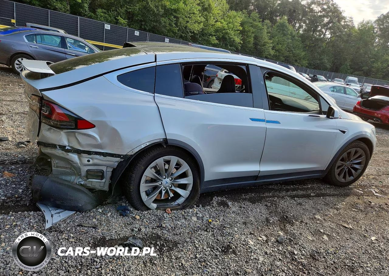 2018 Tesla Model X VIN:5YJXCAE22JF101260 - 3