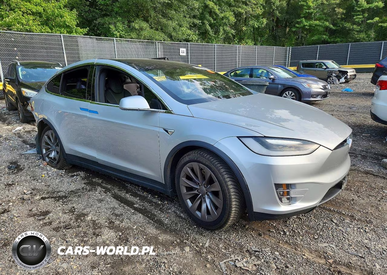 2018 Tesla Model X VIN:5YJXCAE22JF101260 - 4