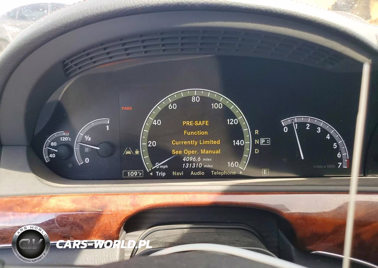 2011 Mercedes-Benz S 550 VIN:WDDNG7BB5BA371330 - 9