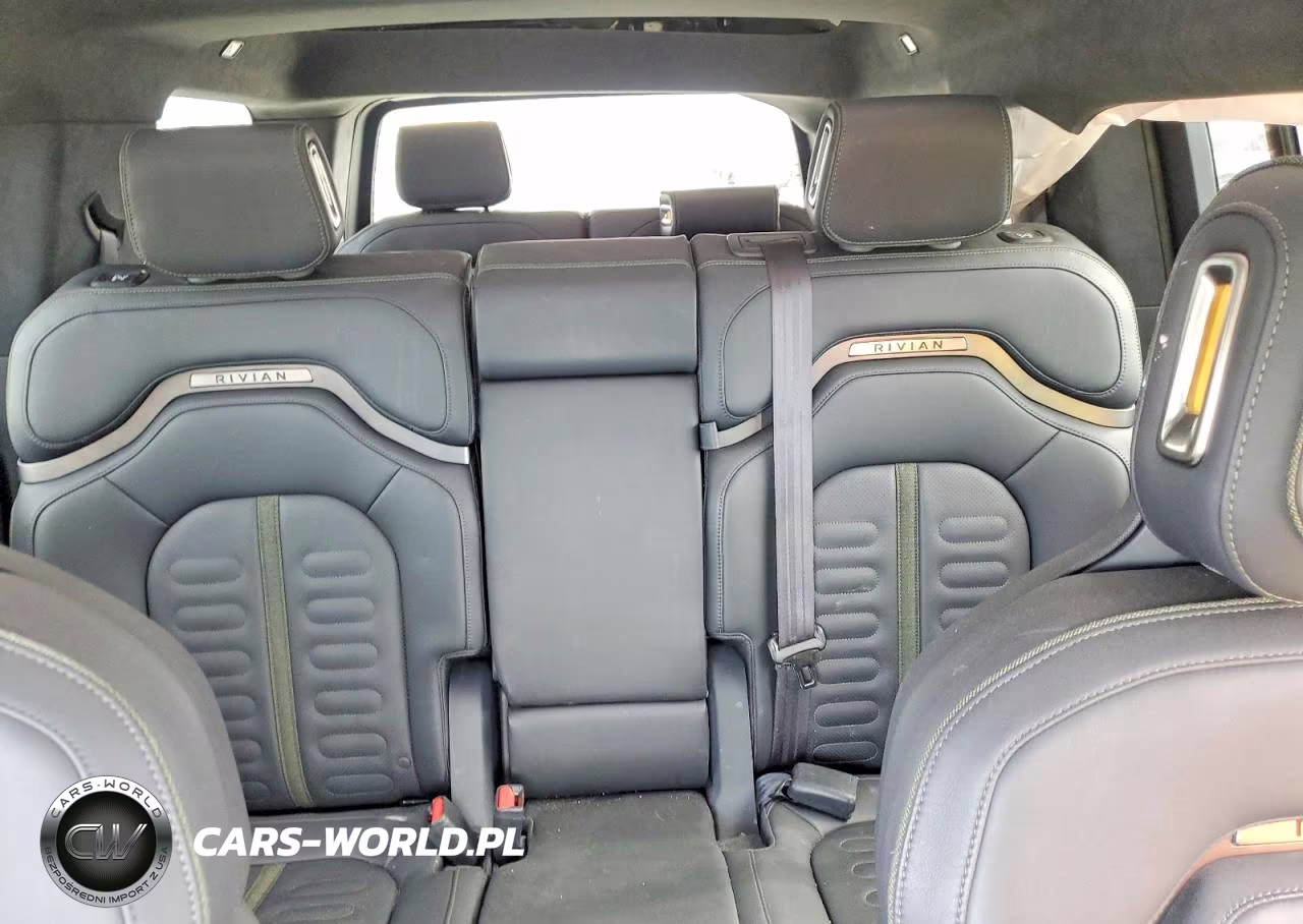 2022 Rivian R1S Launch Edition VIN:7PDSGABL0NN000990 - 10