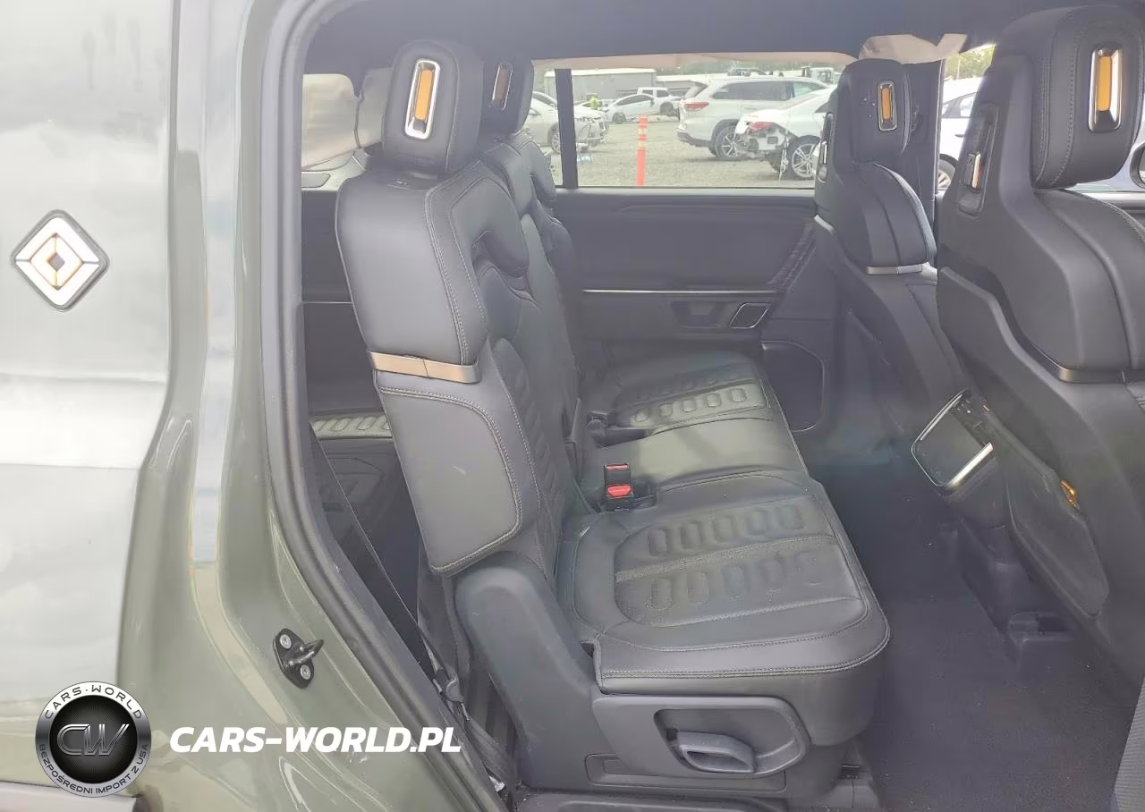 2022 Rivian R1S Launch Edition VIN:7PDSGABL0NN000990 - 11