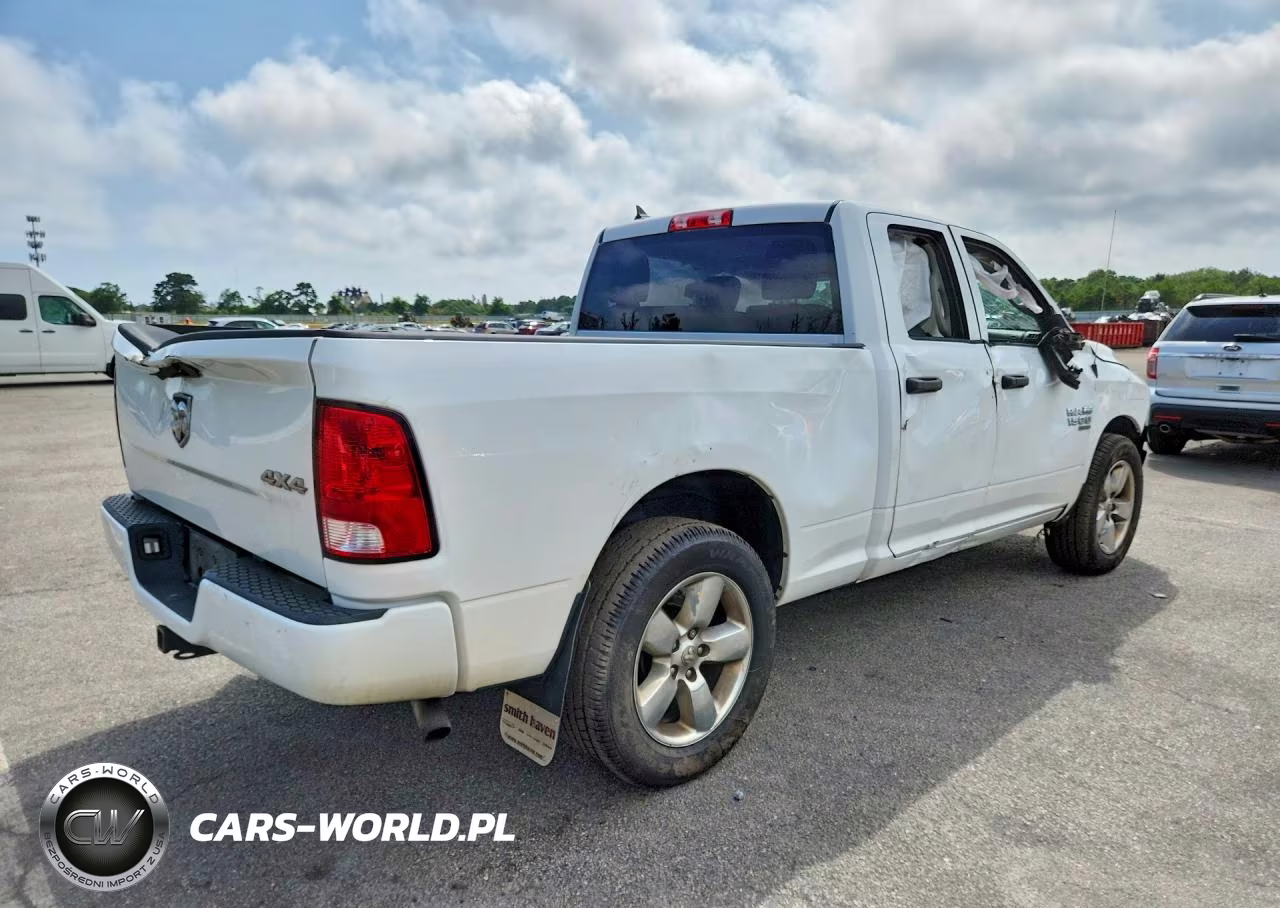 2019 Ram 1500 Classic Tradesman VIN:1C6RR7FG5KS548312 - 3