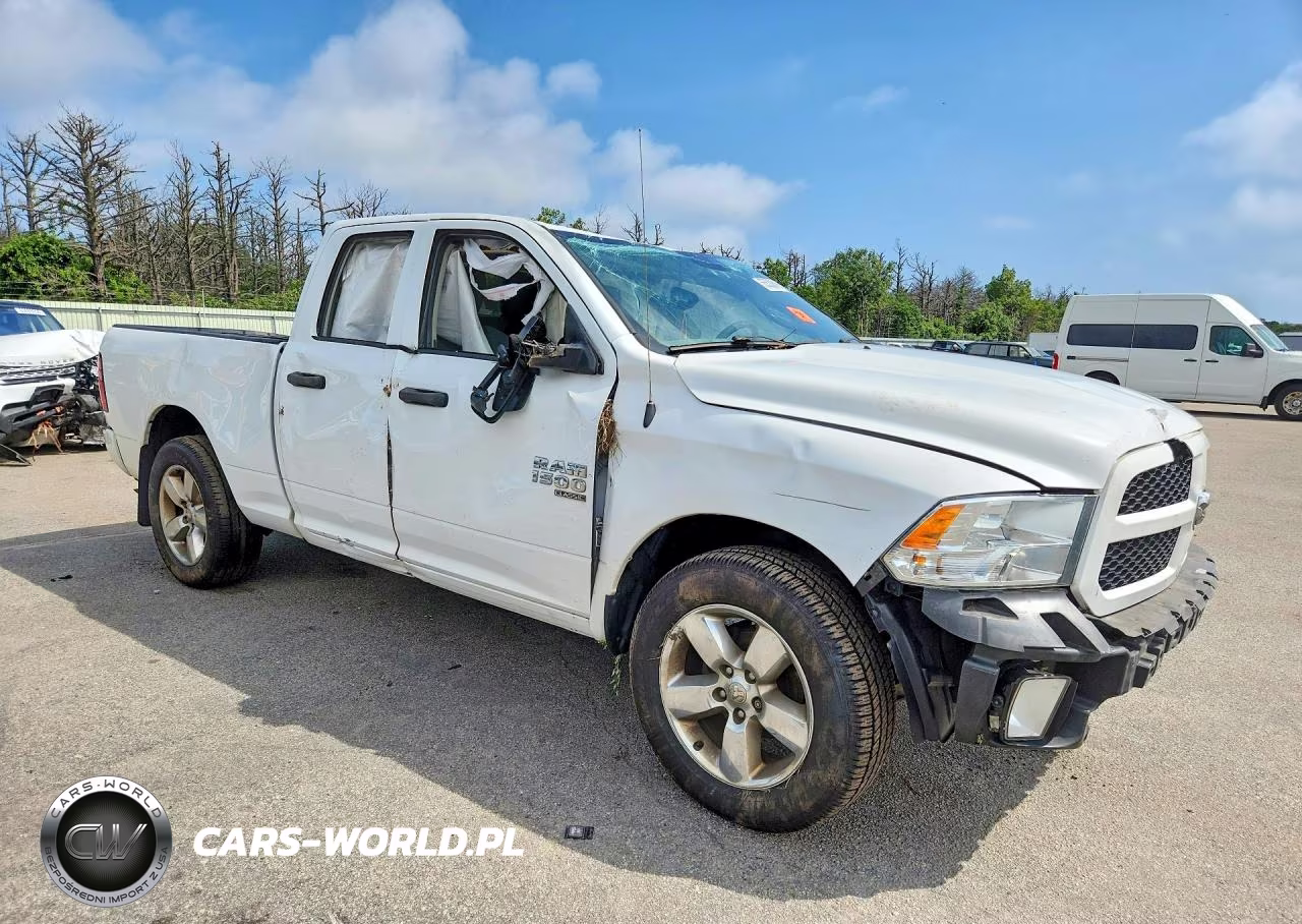 2019 Ram 1500 Classic Tradesman VIN:1C6RR7FG5KS548312 - 4