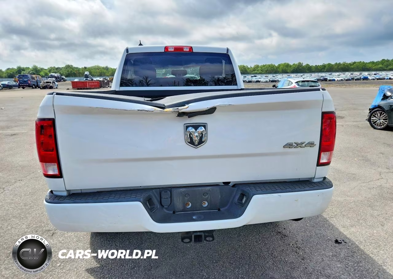 2019 Ram 1500 Classic Tradesman VIN:1C6RR7FG5KS548312 - 6