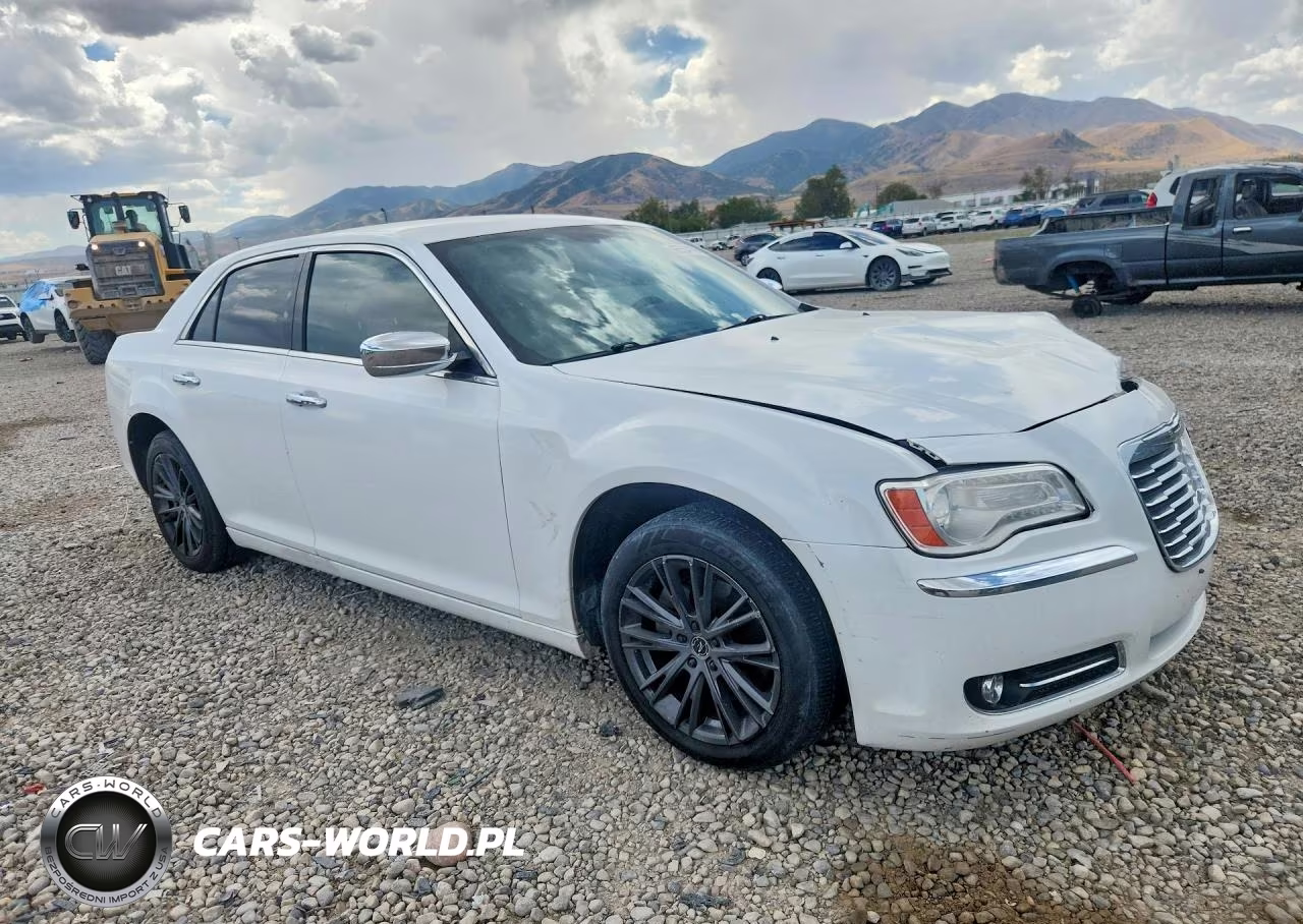 2012 Chrysler 300 Limited VIN:2C3CCACG4CH221351 - 4