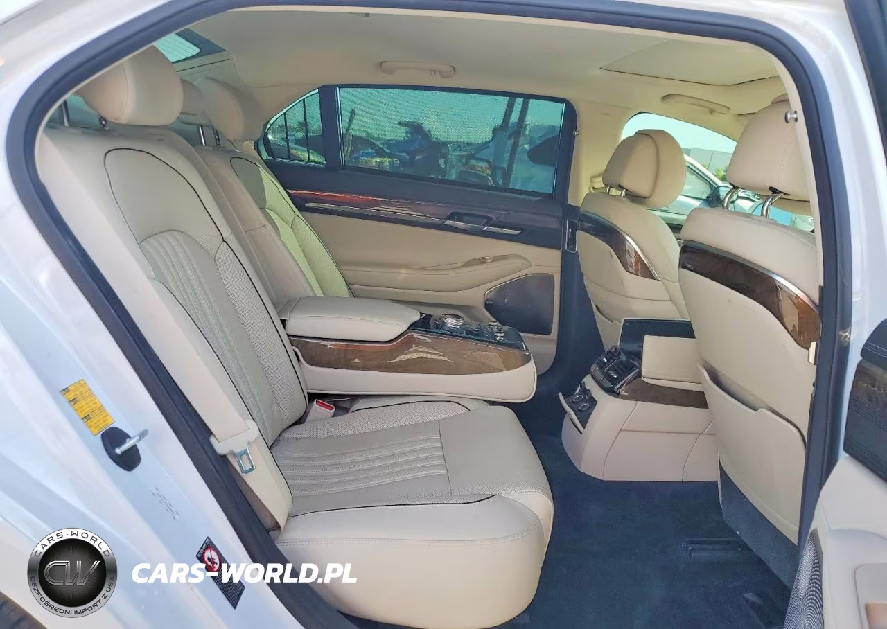 2019 Genesis G90 Premium VIN:KMTF34JA1KU058714 - 10