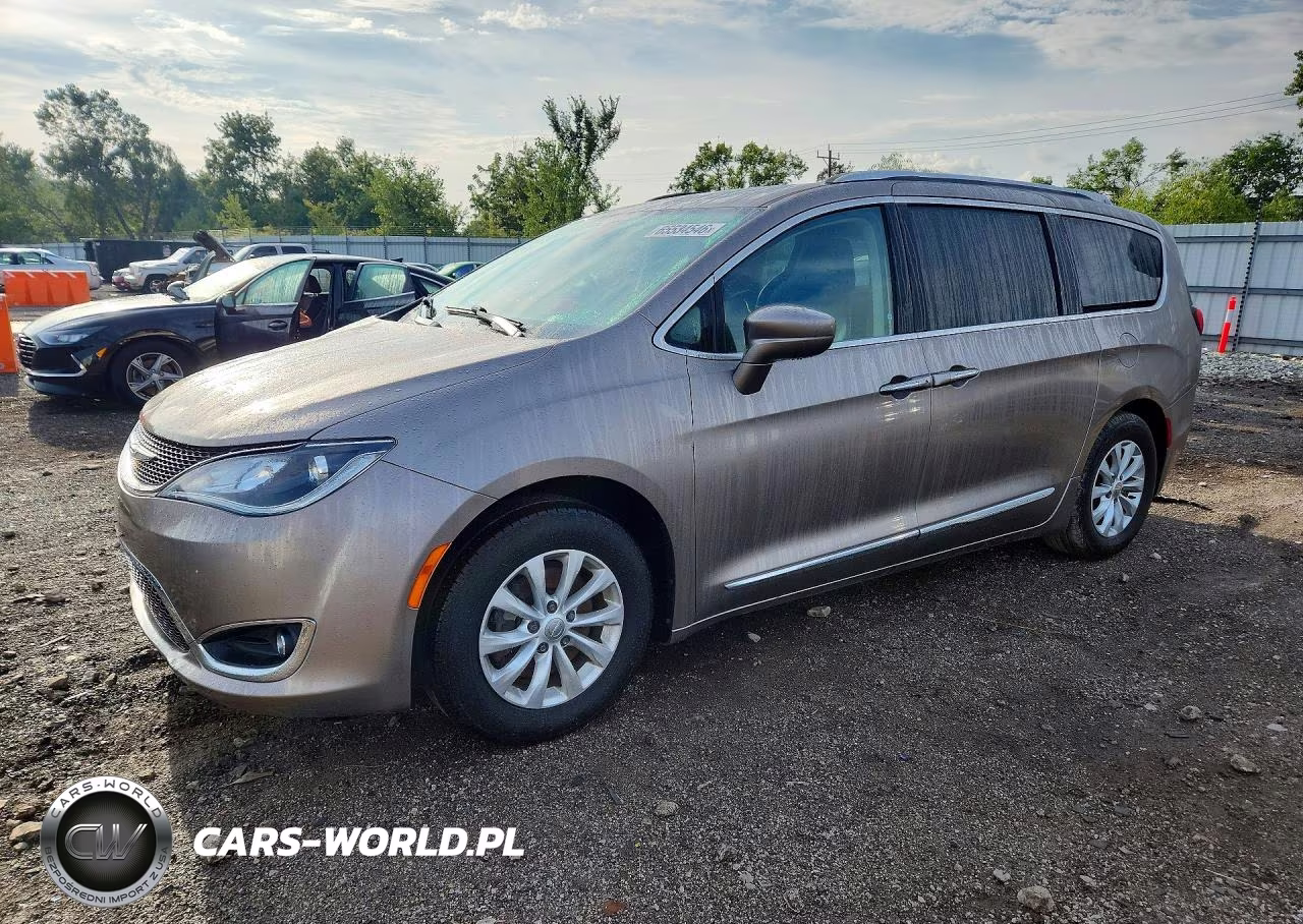 2018 Chrysler Pacifica Touring L Plus VIN:2C4RC1EG6JR144203 - 1