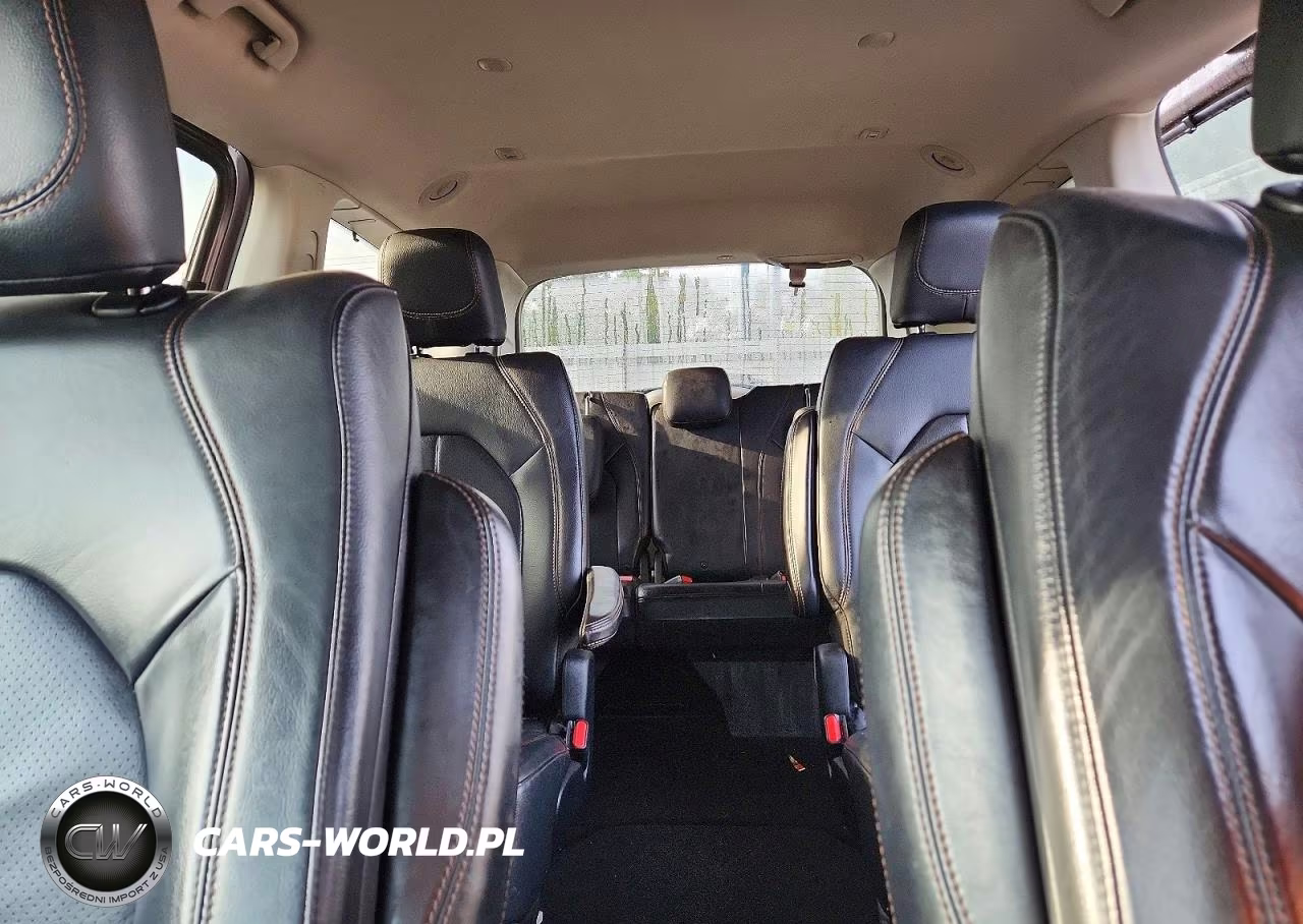 2018 Chrysler Pacifica Touring L Plus VIN:2C4RC1EG6JR144203 - 10