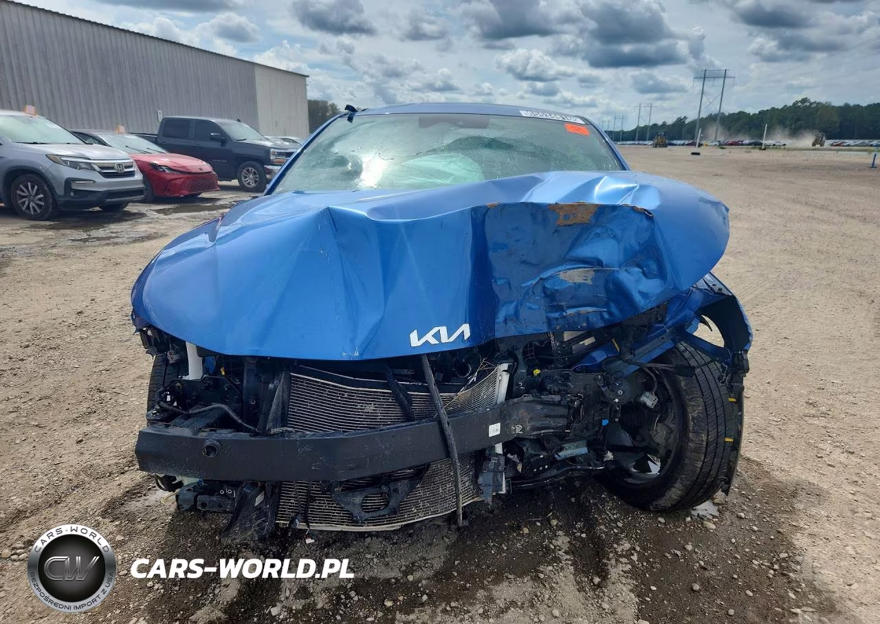 2025 Kia K4 Gt Line VIN:3KPFW4DE8SE245886 - 5