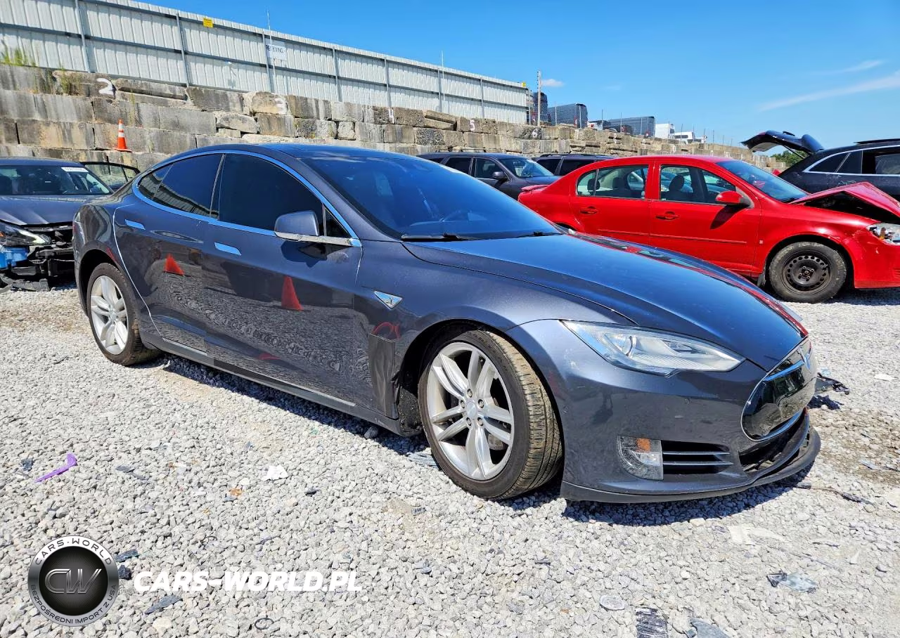 2015 Tesla Model S 85D VIN:5YJSA1H29FF096447 - 4
