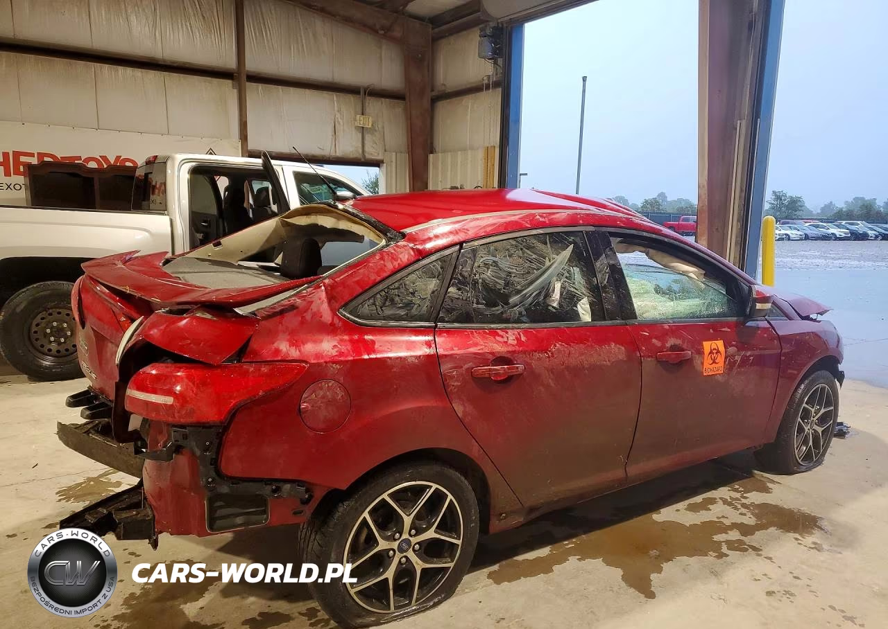 2016 Ford Focus Se VIN:1FADP3F20GL355983 - 3