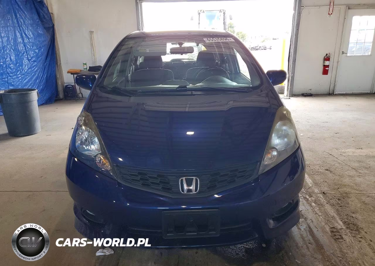 2013 Honda Fit Sport VIN:JHMGE8H54DC008362 - 5